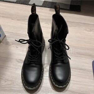 Dr Martens Lace Up Boots SIZE 41 (US W 9)